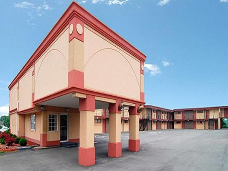Rodeway Inn Greensburg PA Exterior foto